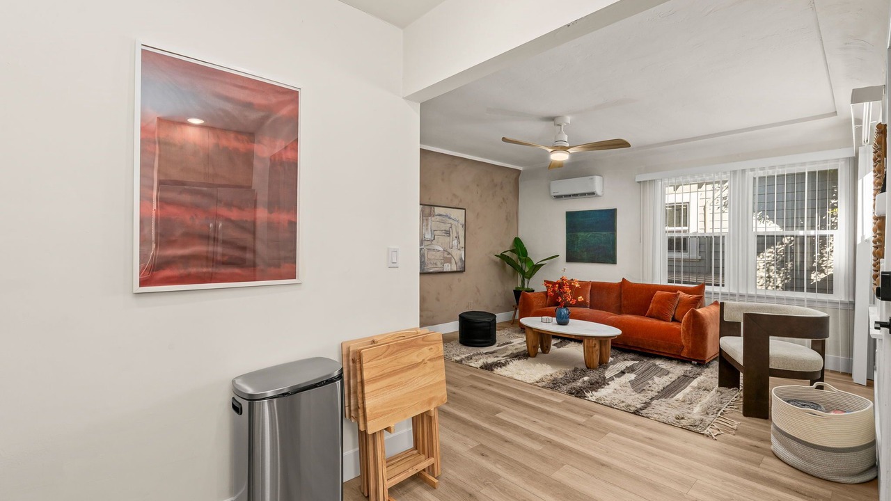 Photo of Livingroom in Corridor