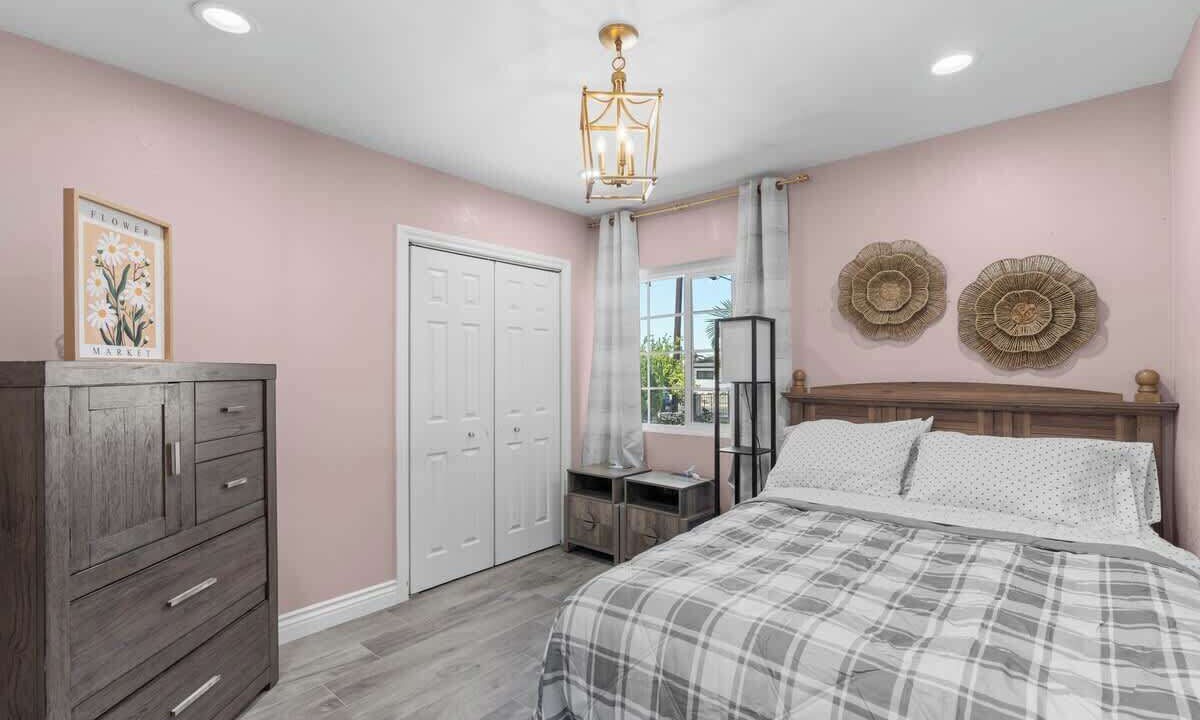Photo of Bedroom in Westmont
