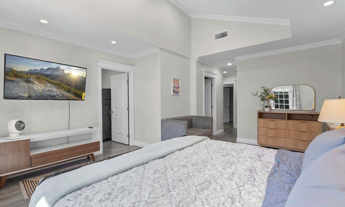 Photo of Bedroom in Westmont