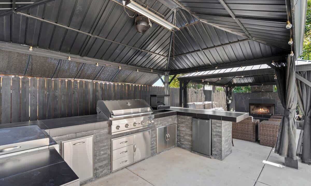 Photo of Patio Balcony in Westmont