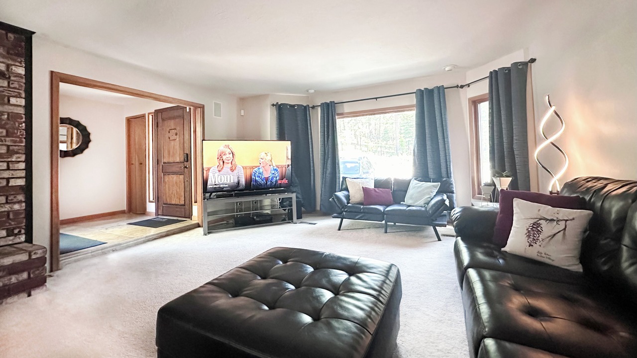 Photo of Livingroom in Lower Kingsbury