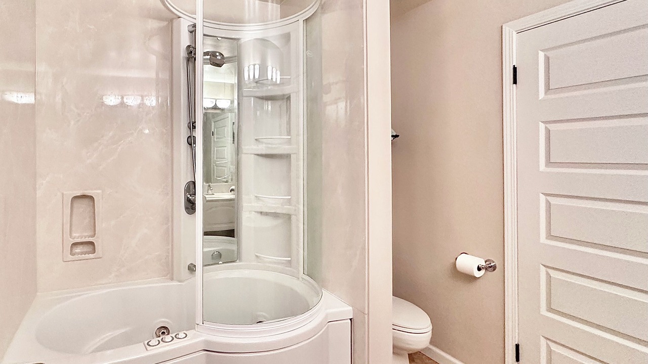 Photo of Bathroom in Lower Kingsbury
