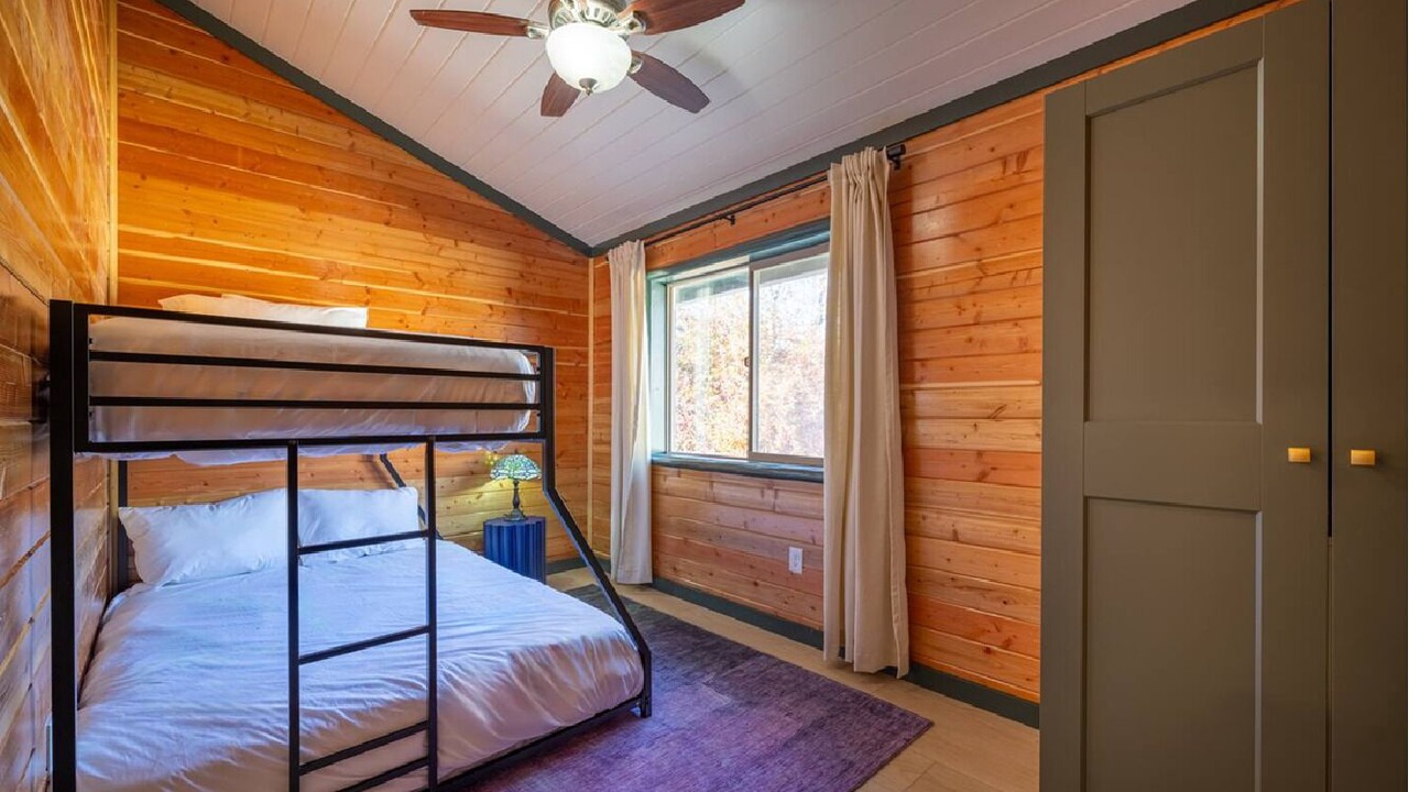 Photo of Bedroom in Big Bear Lake