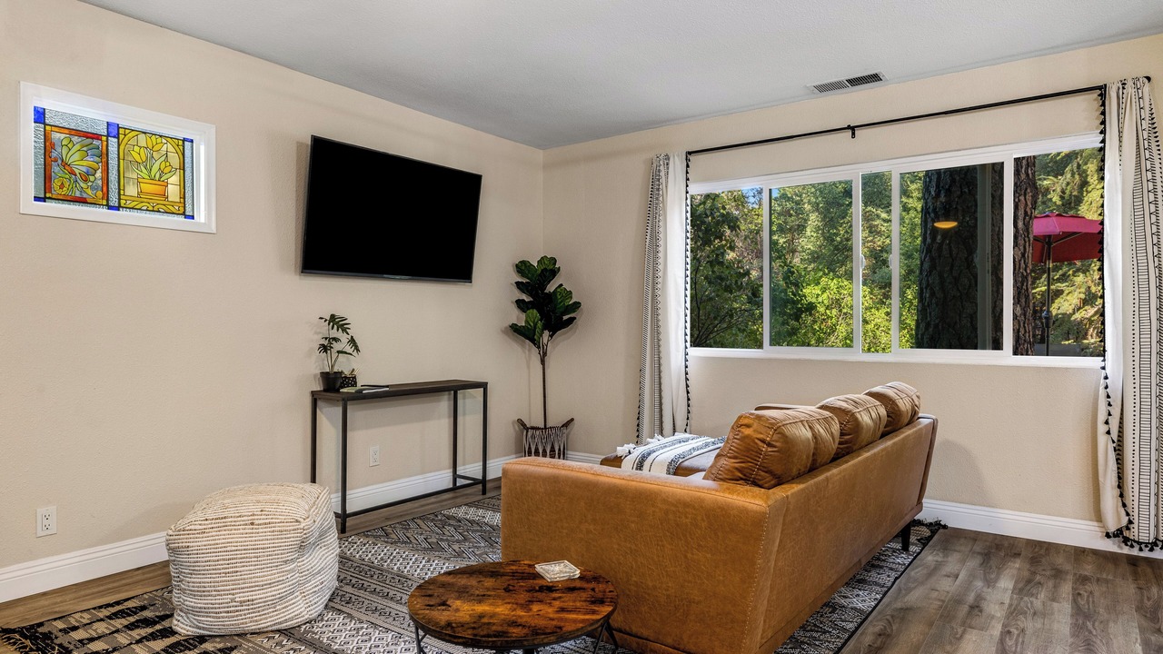 Photo of Livingroom in Pine Valley