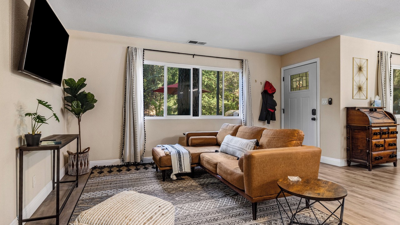 Photo of Livingroom in Pine Valley