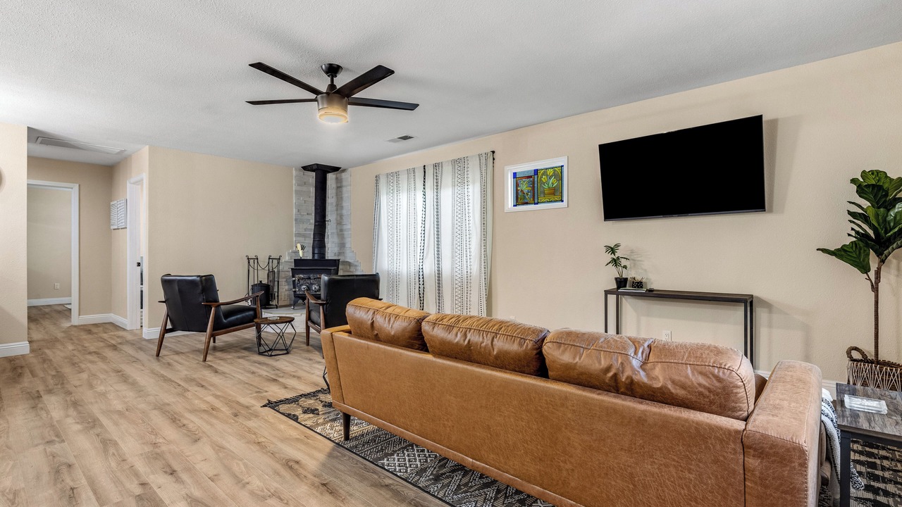 Photo of Livingroom in Pine Valley