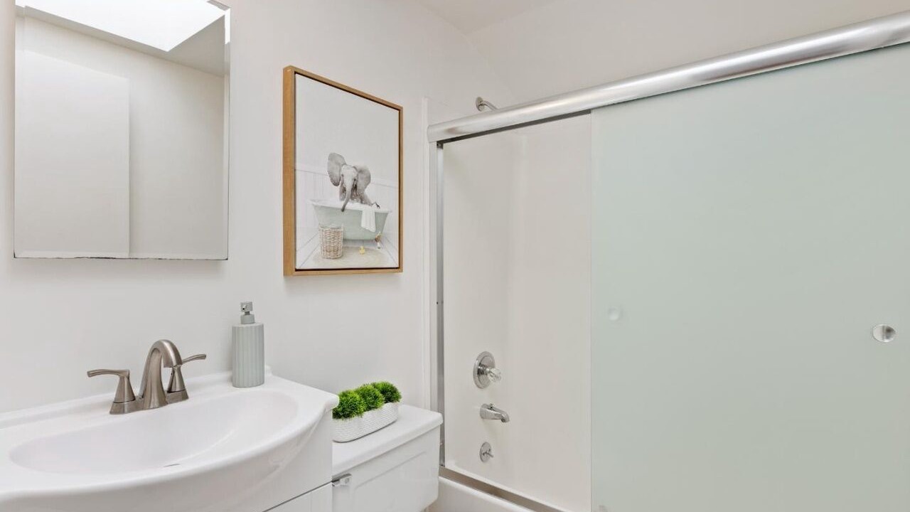 Photo of Bathroom in Woodland Acres - The Highlands