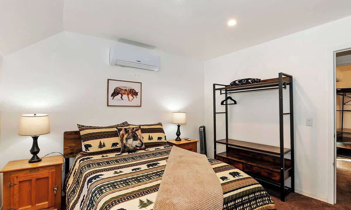 Photo of Bedroom in Summit Estates