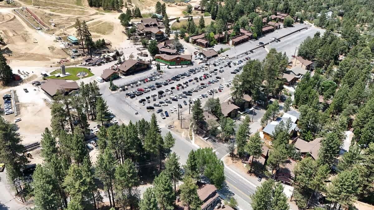 Photo of Outdoor in Summit Estates