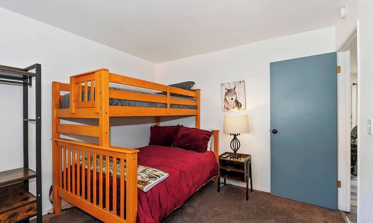 Photo of Bedroom in Summit Estates