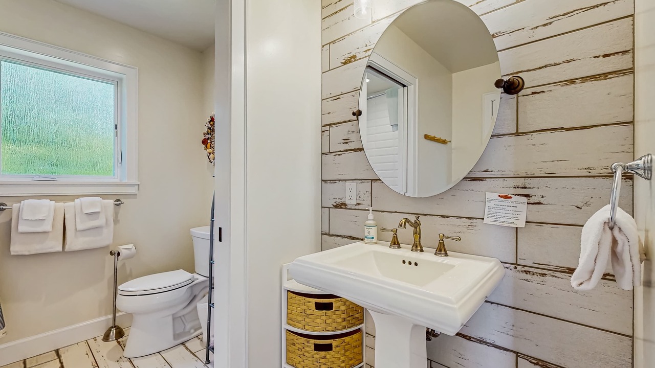 Photo of Bathroom in Albion