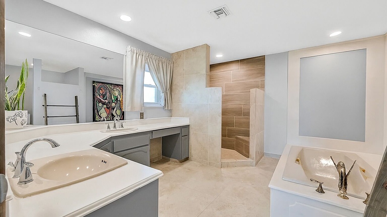 Photo of Bathroom in Sunrise Manor