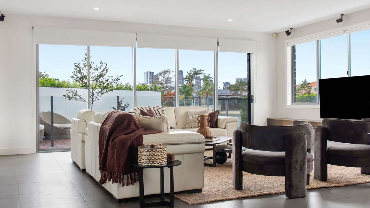 Photo of Livingroom in Broadbeach Waters