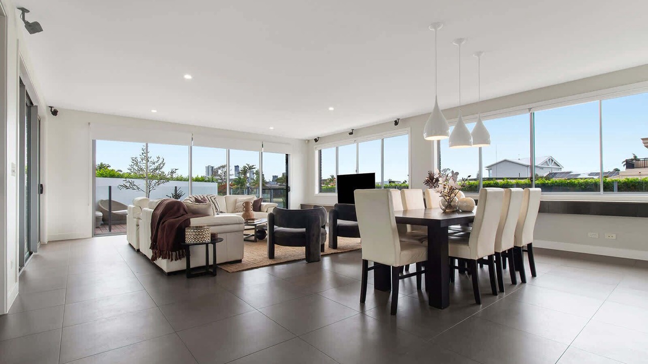 Photo of Livingroom in Broadbeach Waters
