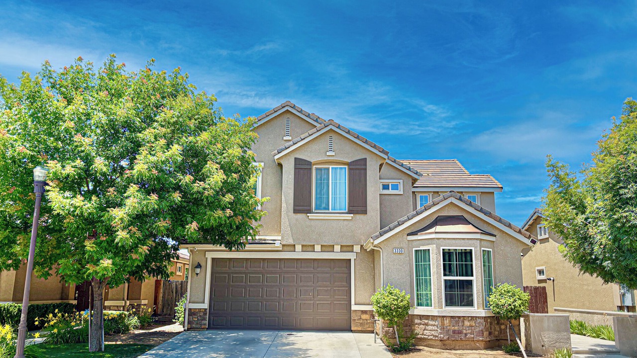 Photo of Outdoor in Raisin