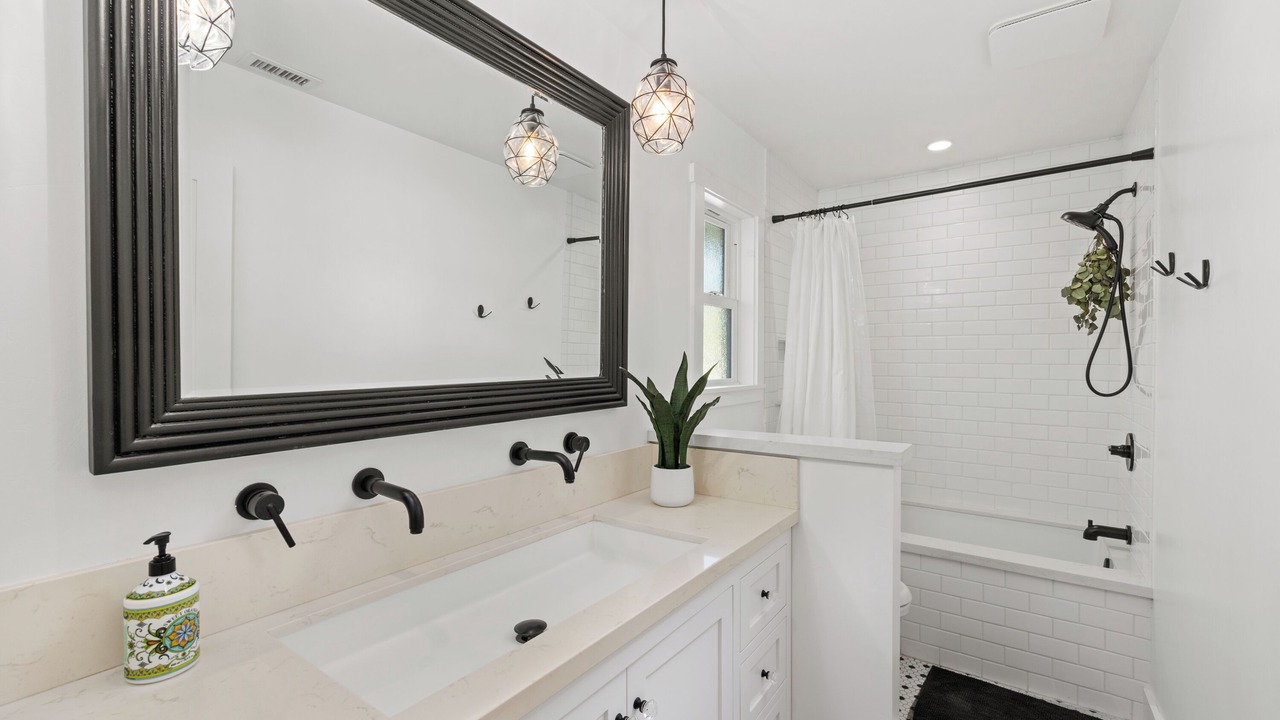 Photo of Bathroom in Los Olivos