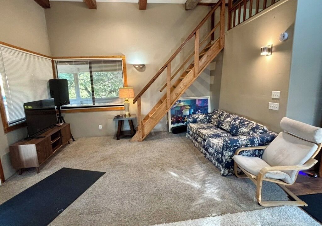 Photo of Livingroom in Oak View