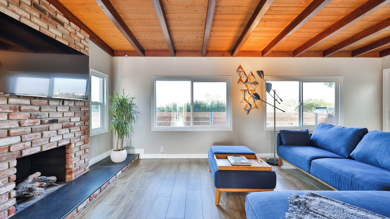 Photo of Bedroom in Allied Gardens