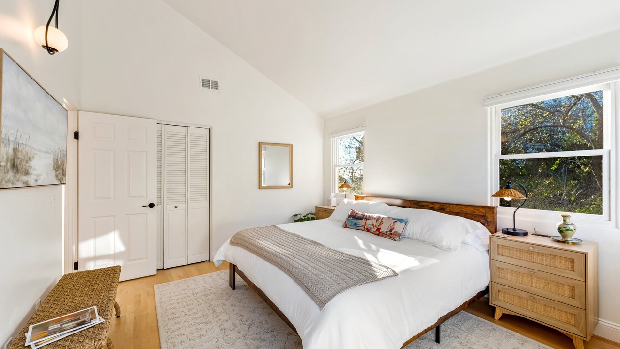 Photo of Bedroom in Summerland