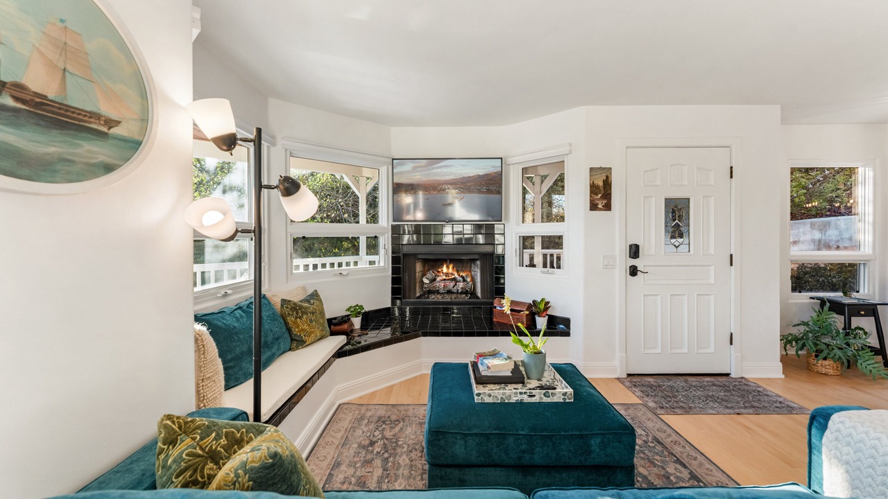 Photo of Livingroom in Summerland