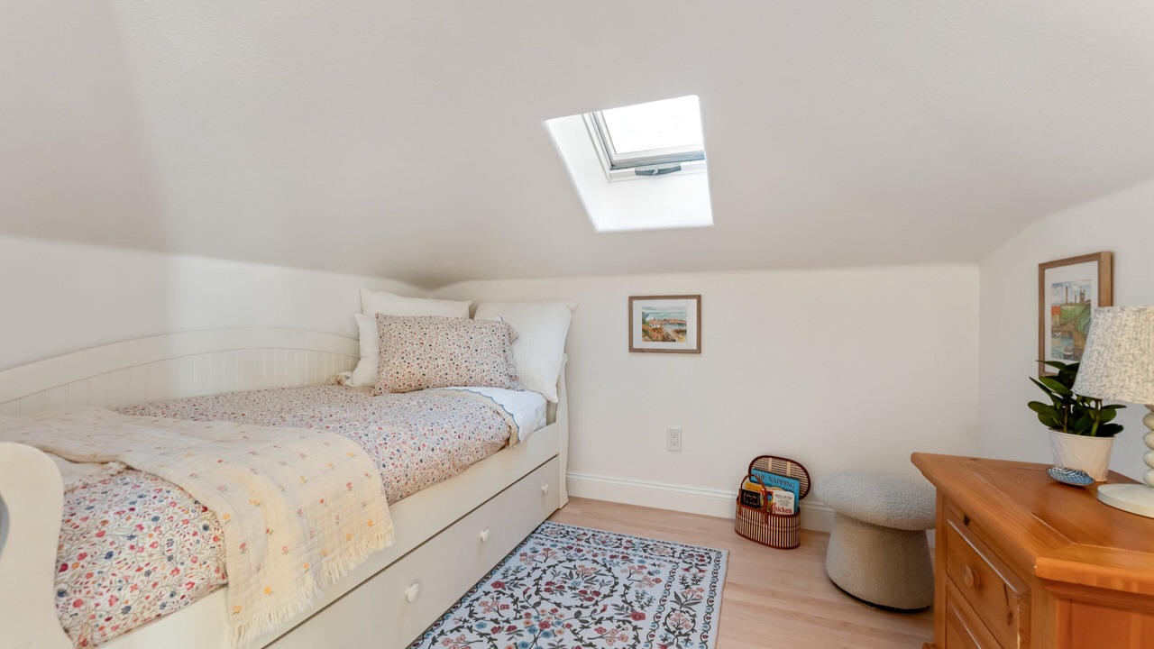 Photo of Bedroom in Summerland