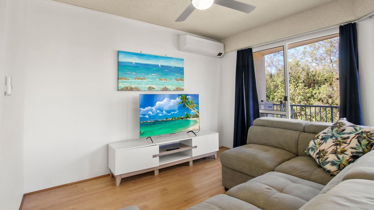 Photo of Livingroom in Golden Beach