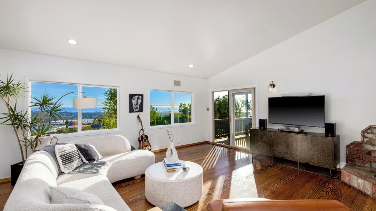 Photo of Livingroom in Carpinteria