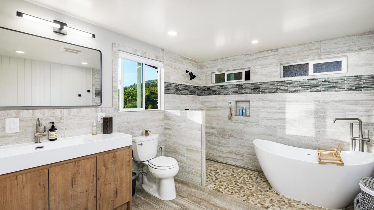 Photo of Bathroom in Carpinteria