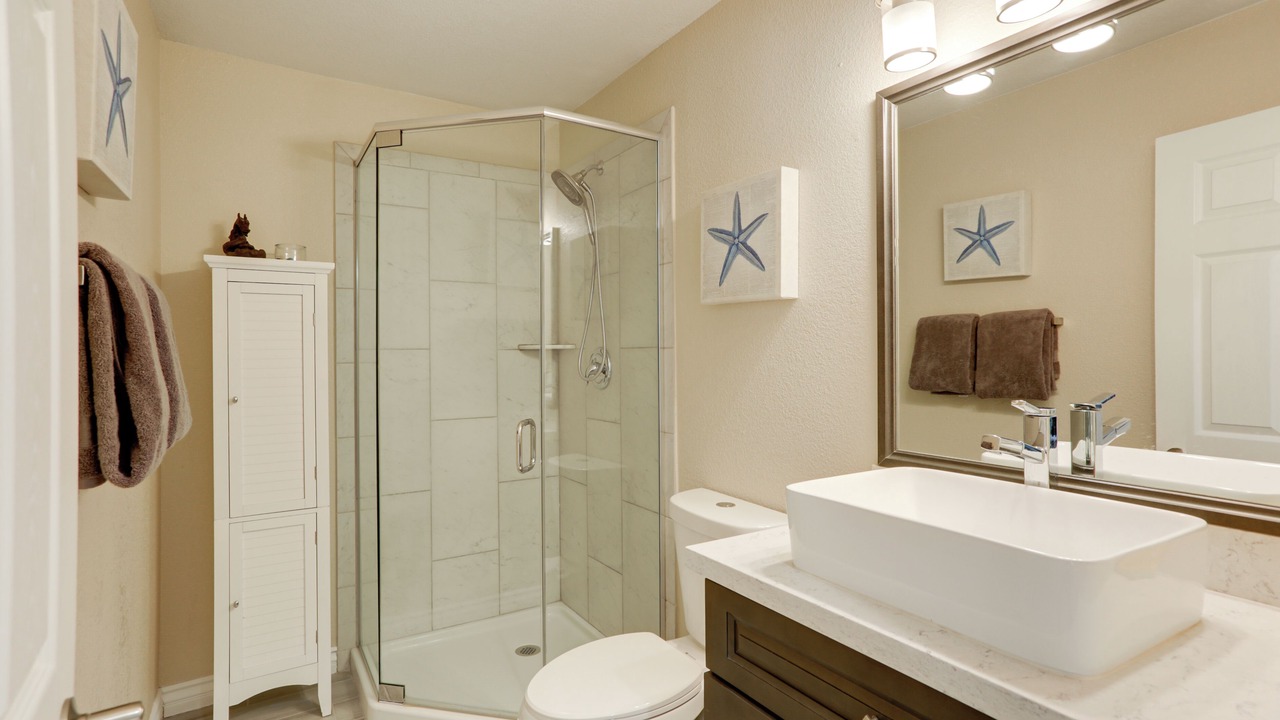 Photo of Bathroom in Rainbow Park