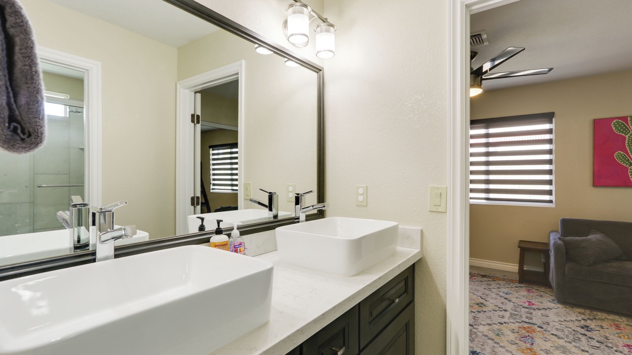Photo of Bathroom in Rainbow Park