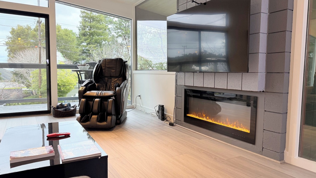 Photo of Livingroom in Highlands-Baywood Park