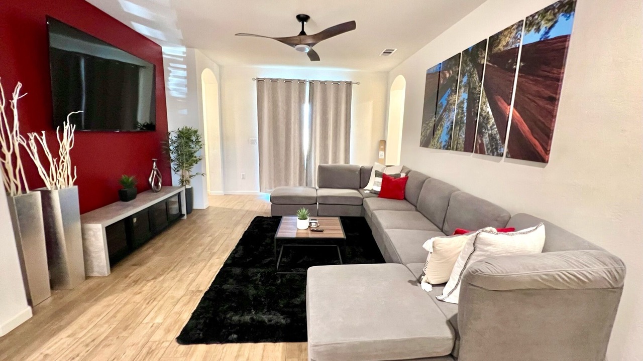 Photo of Livingroom in Tulare