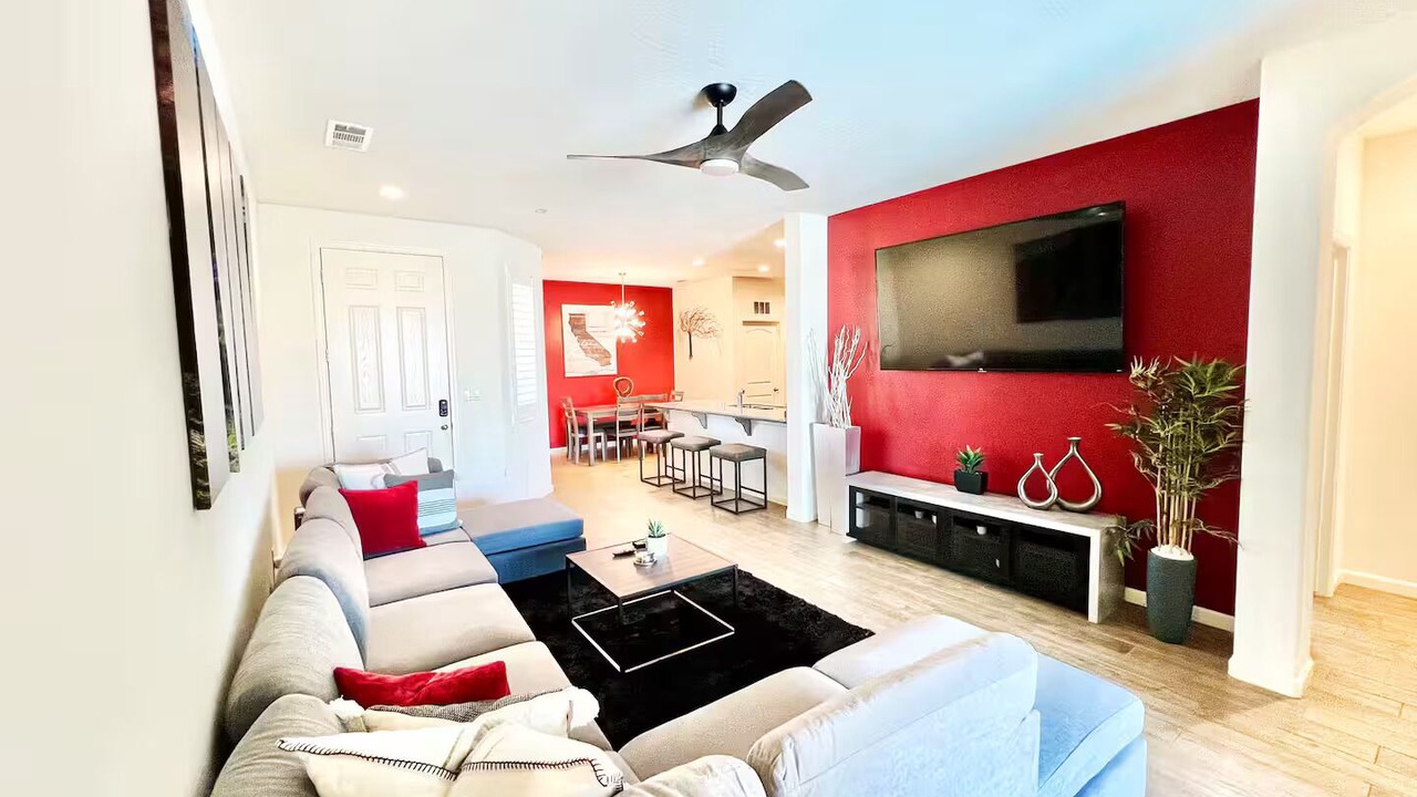 Photo of Livingroom in Tulare