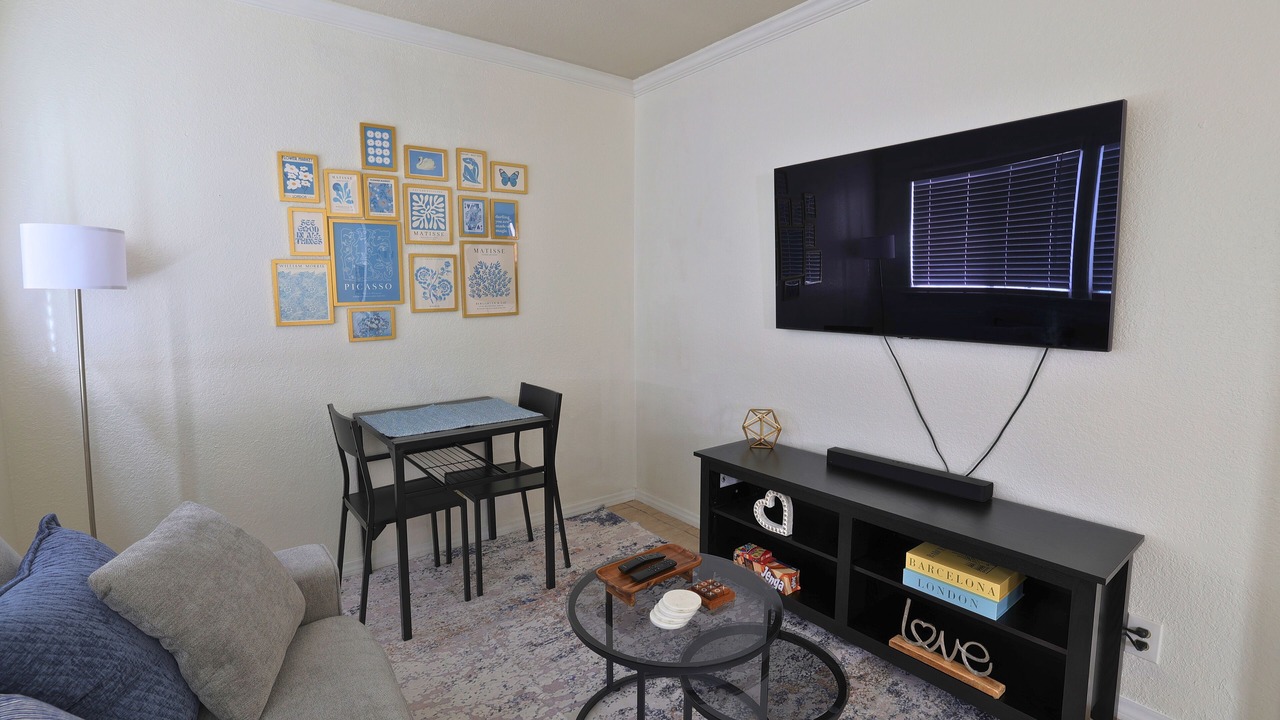 Photo of Livingroom in North Long Beach