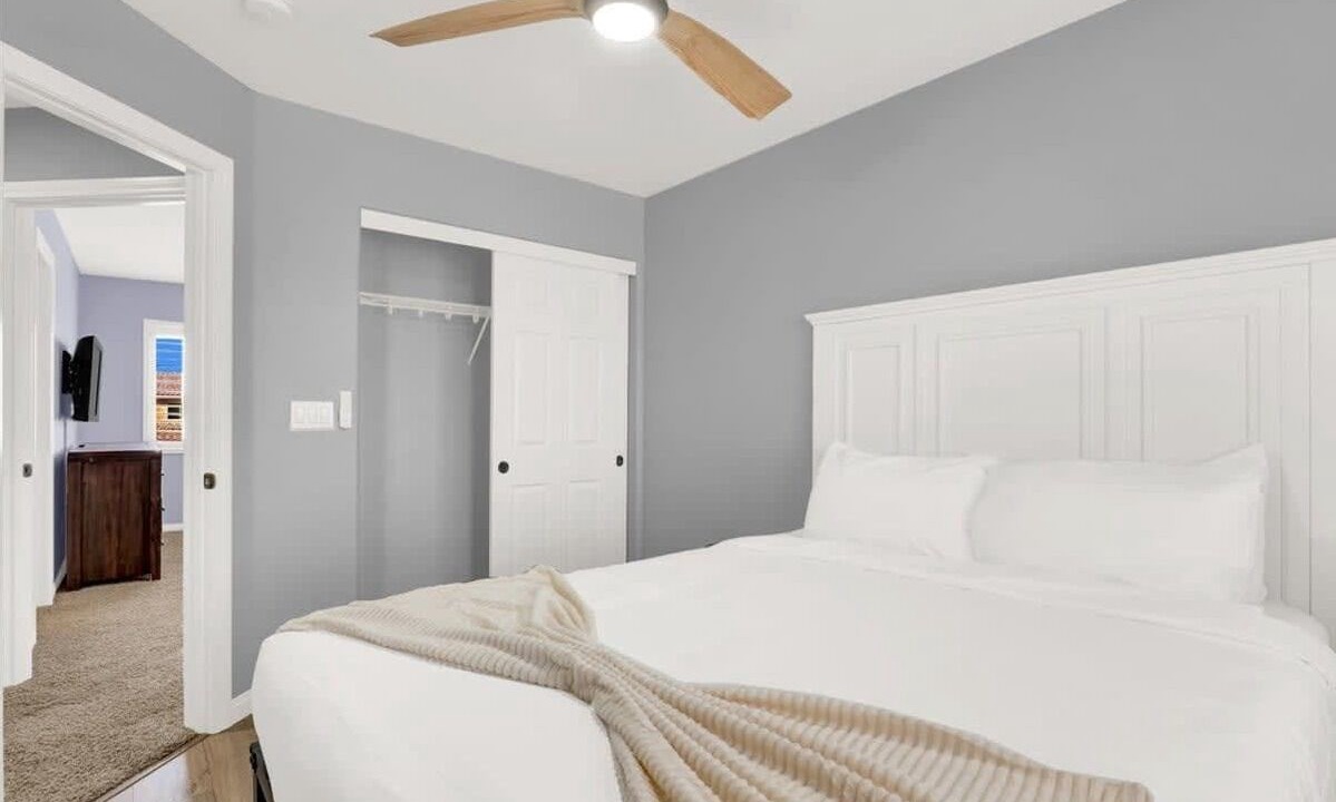 Photo of Bedroom in Enterprise