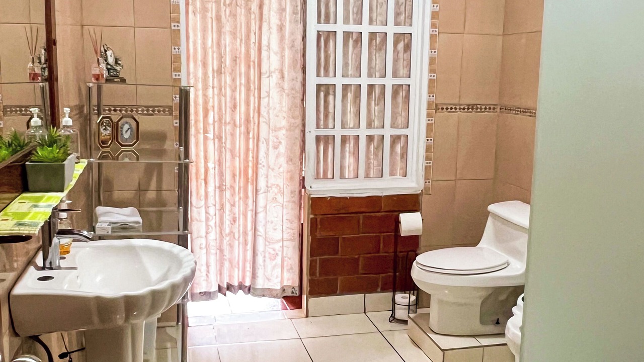Photo of Bathroom in Daniel Flores
