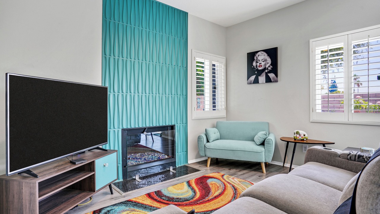 Photo of Livingroom in Racquet Club South