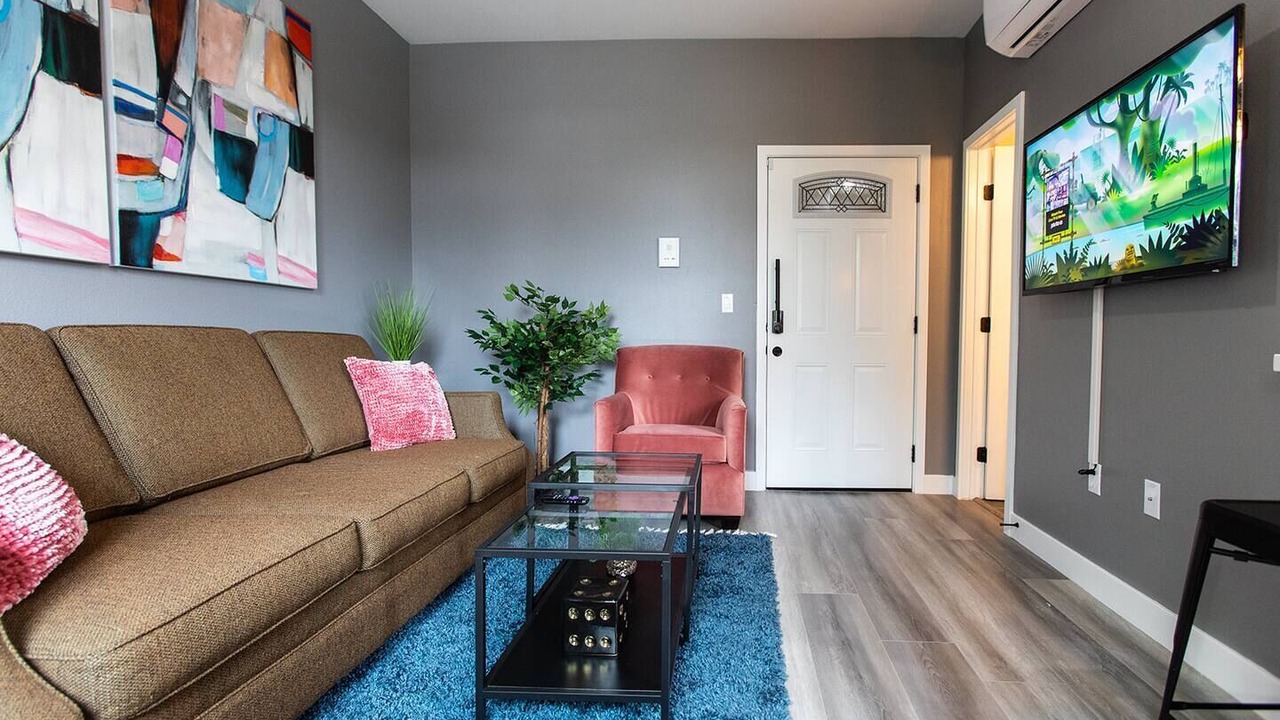 Photo of Livingroom in University Heights