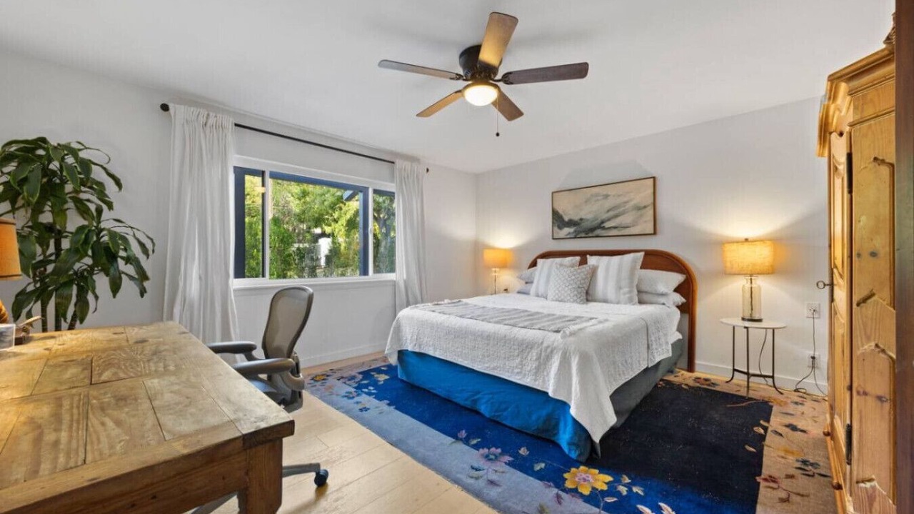 Photo of Bedroom in Meiners Oaks