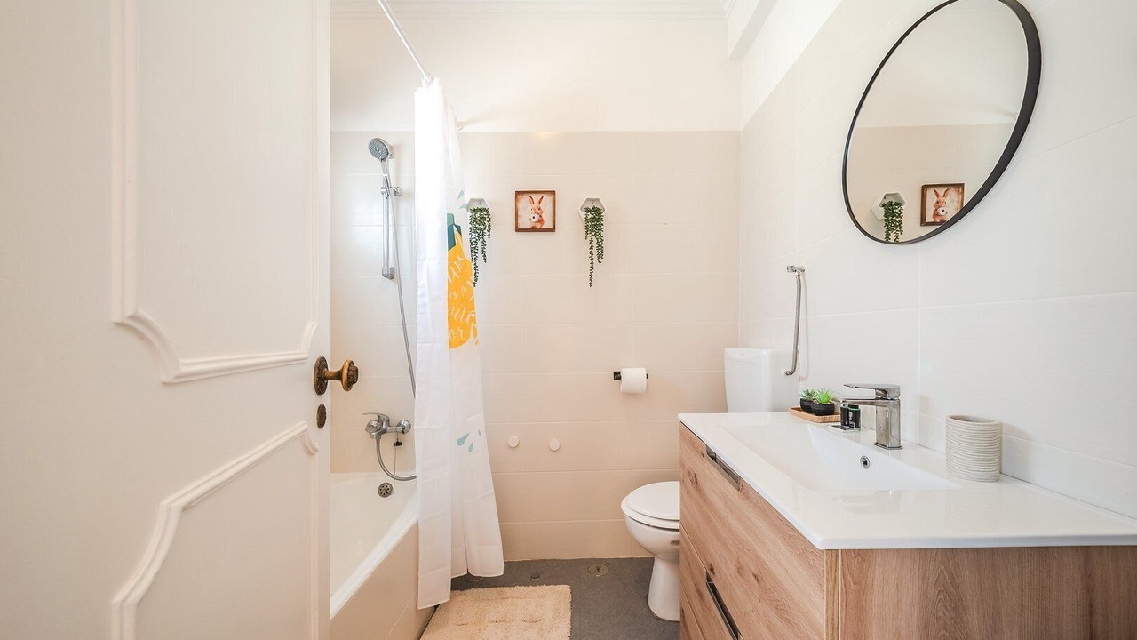 Photo of Bathroom in Oeiras