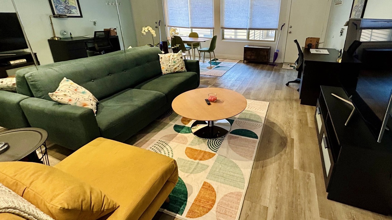 Photo of Livingroom in University Heights