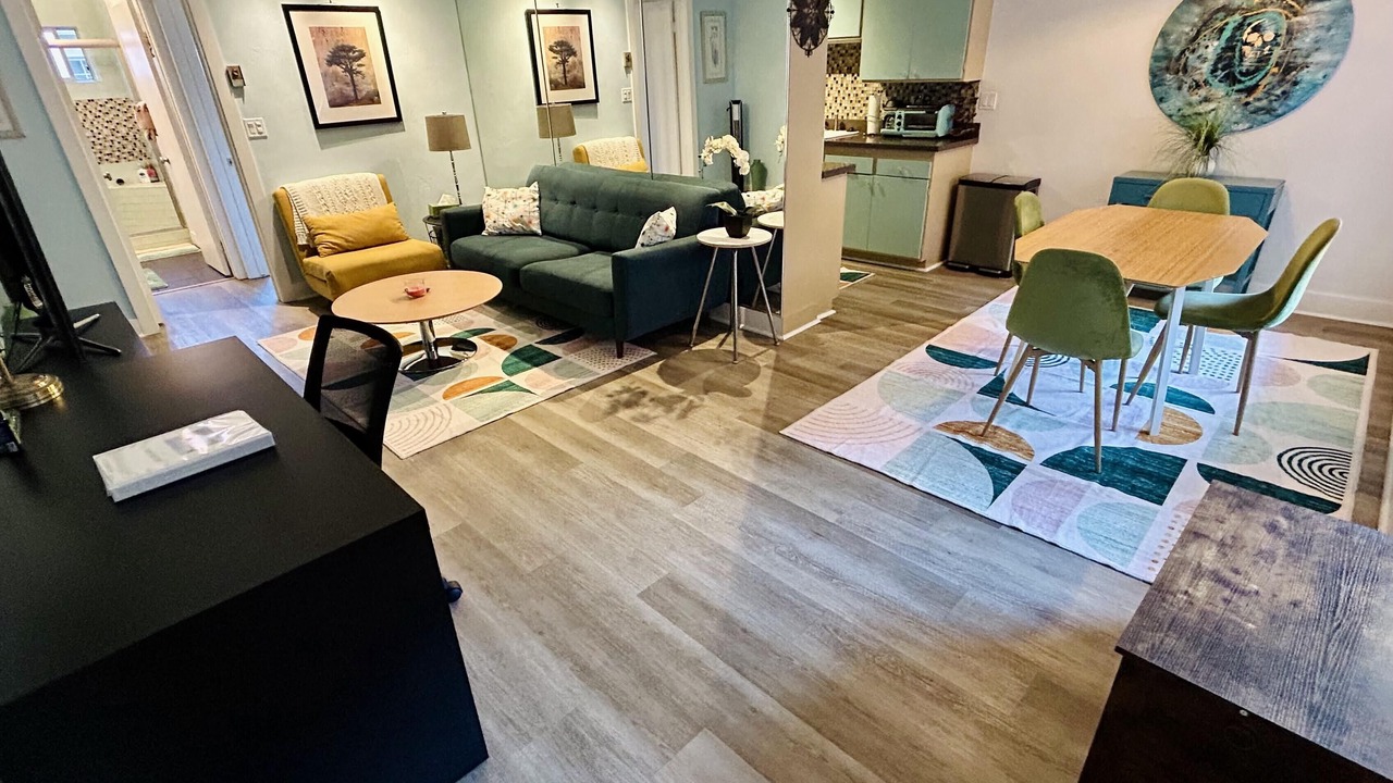 Photo of Livingroom in University Heights