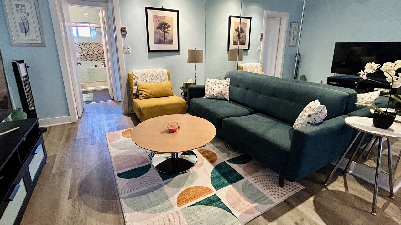 Photo of Livingroom in University Heights