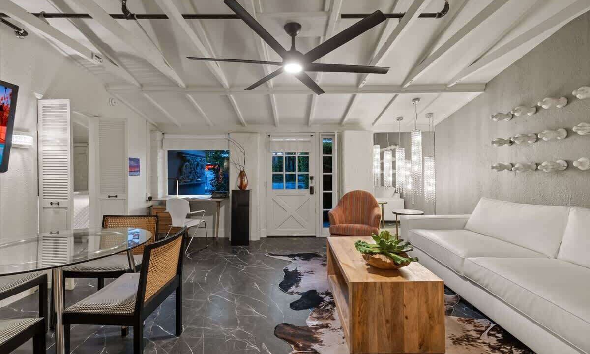 Photo of Livingroom in Tahquitz River Estates