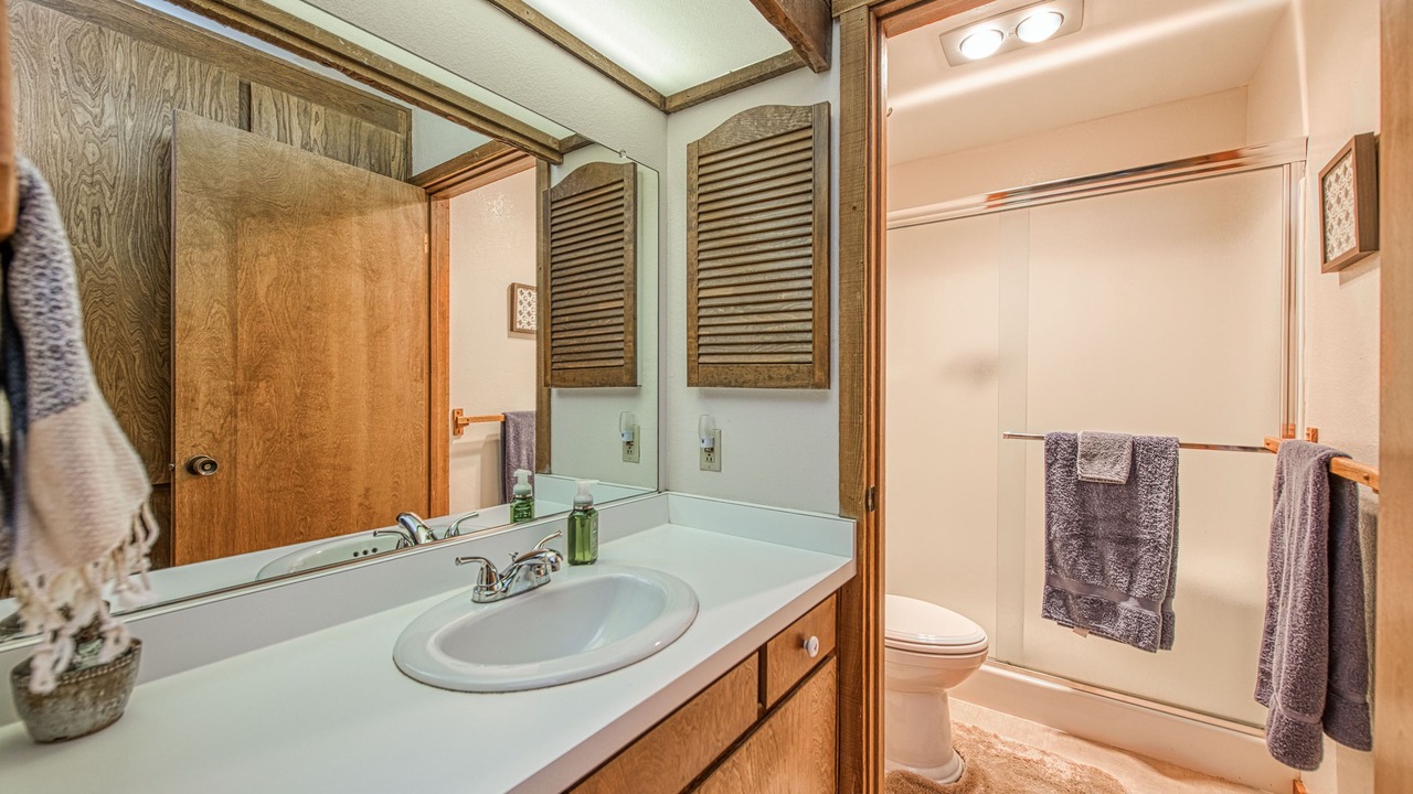 Photo of Bathroom in Lakeshore