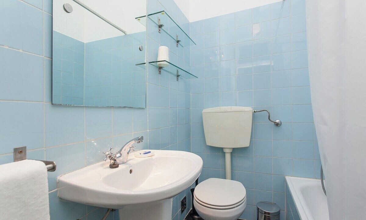 Photo of Bathroom in Alfama