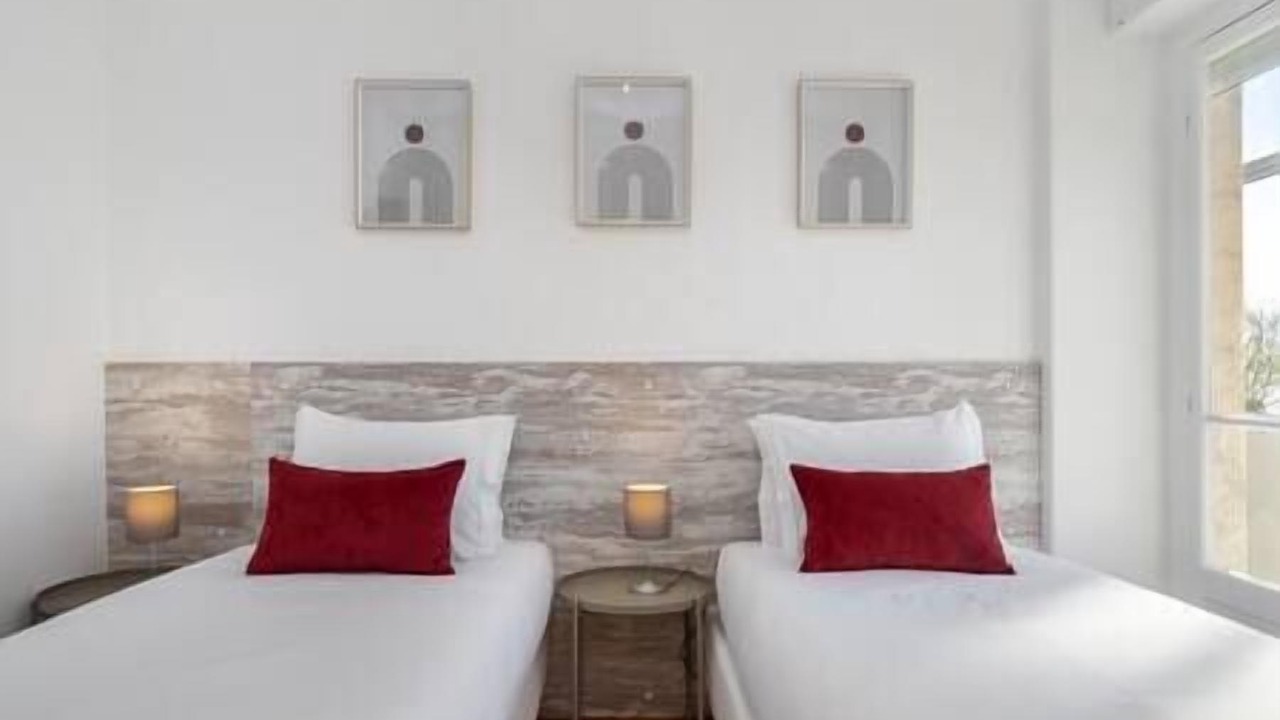 Photo of Bedroom in Alges