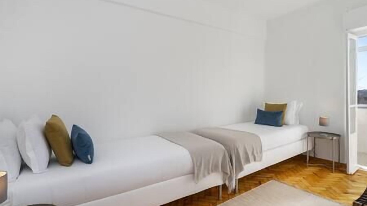 Photo of Bedroom in Alges