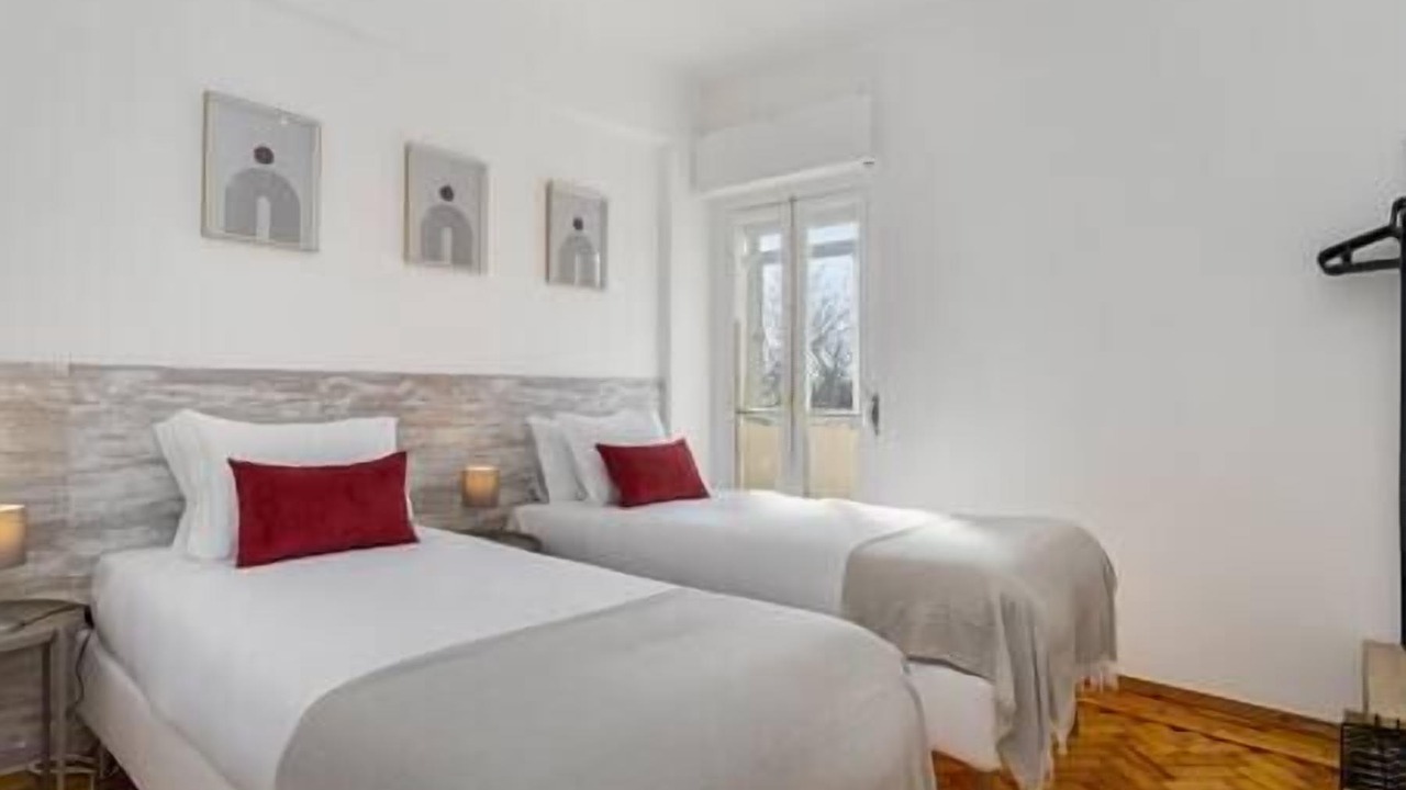 Photo of Bedroom in Alges