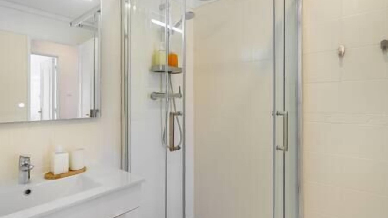 Photo of Bathroom in Alges